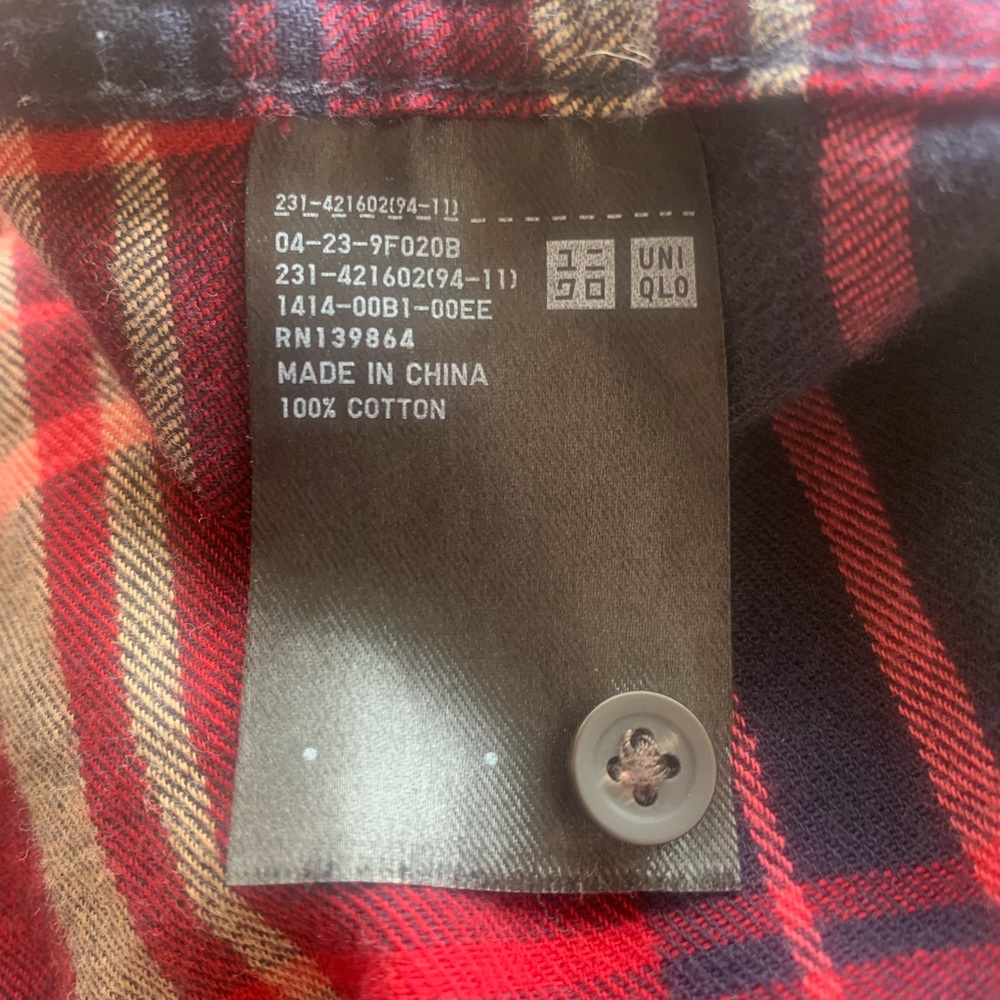 🌹 Uniqlo red plaid flannel - Picture 9 of 10